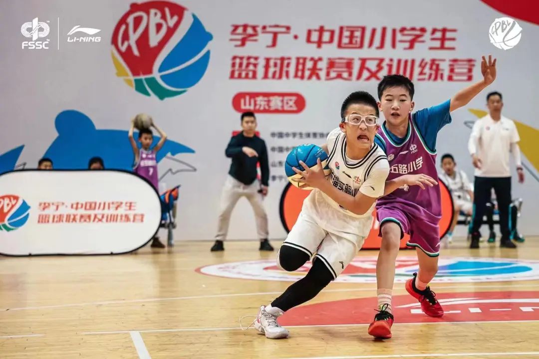 李宁3+1篮球联赛高校组放肆开打 街球嘻哈激情NBA职业联赛中文官网__实时赛程比分+球队资讯碰撞燥翻成都