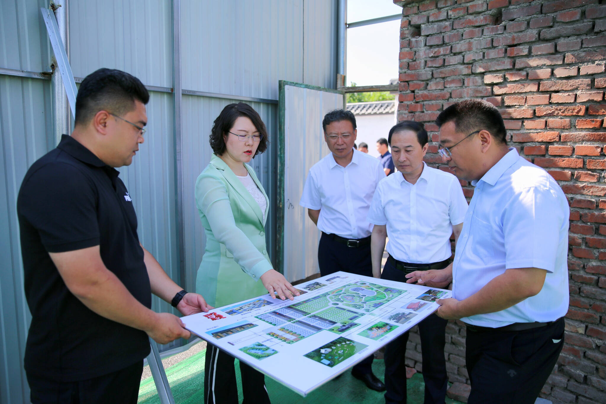 周婷 蔡华刚到齐都镇调研重点工作