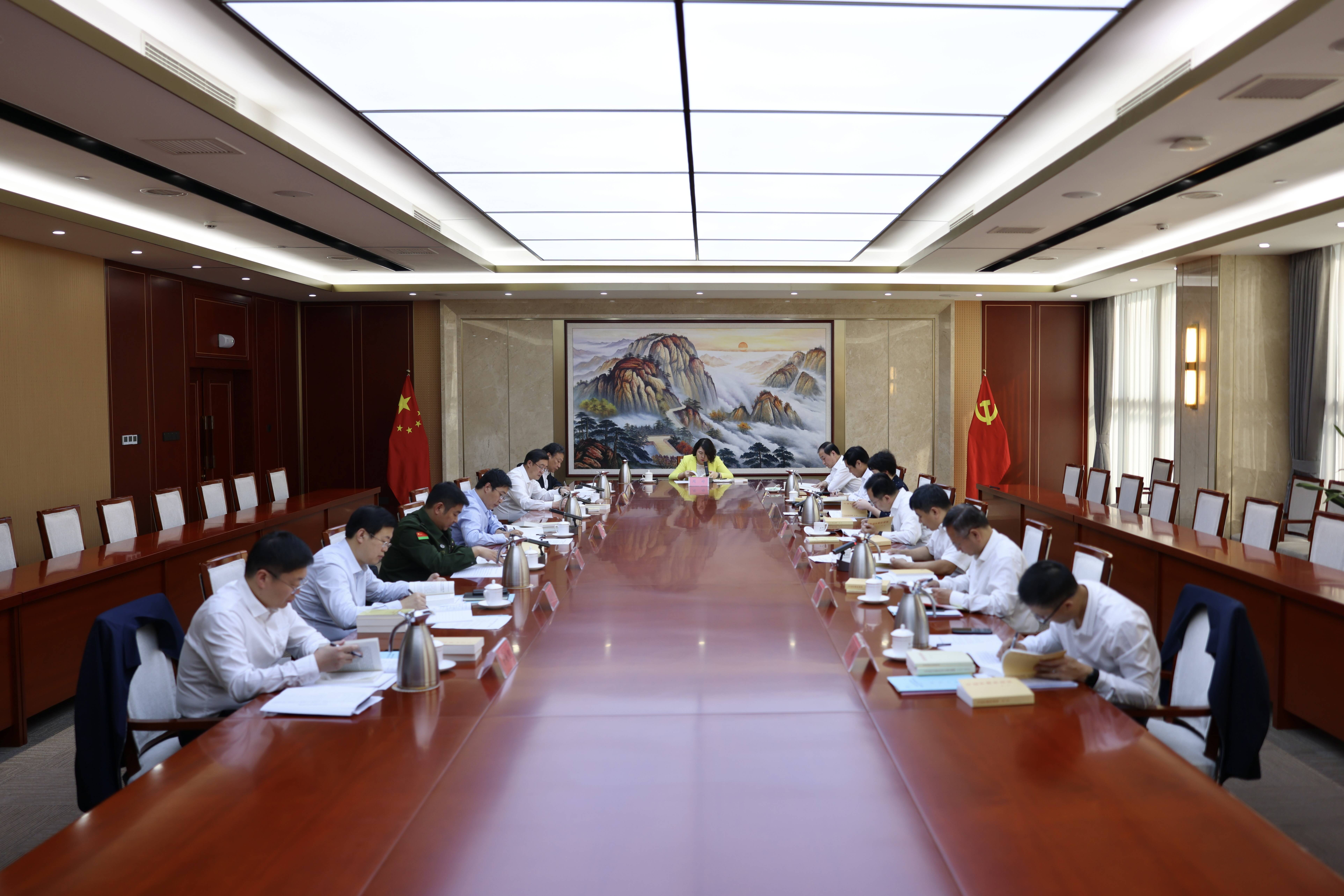 临淄区学习贯彻习近平新时代中国特色社会主义思想主题教育读书班举行第二专题学习 区委理论学习中心组进行集体学习