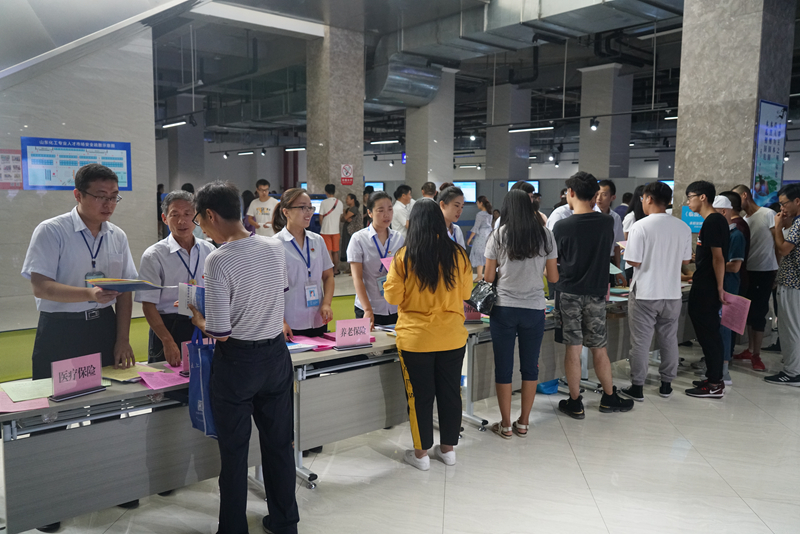 淄博招聘会_淄博大型招聘会 5000余人应聘2000余人达成用工意向