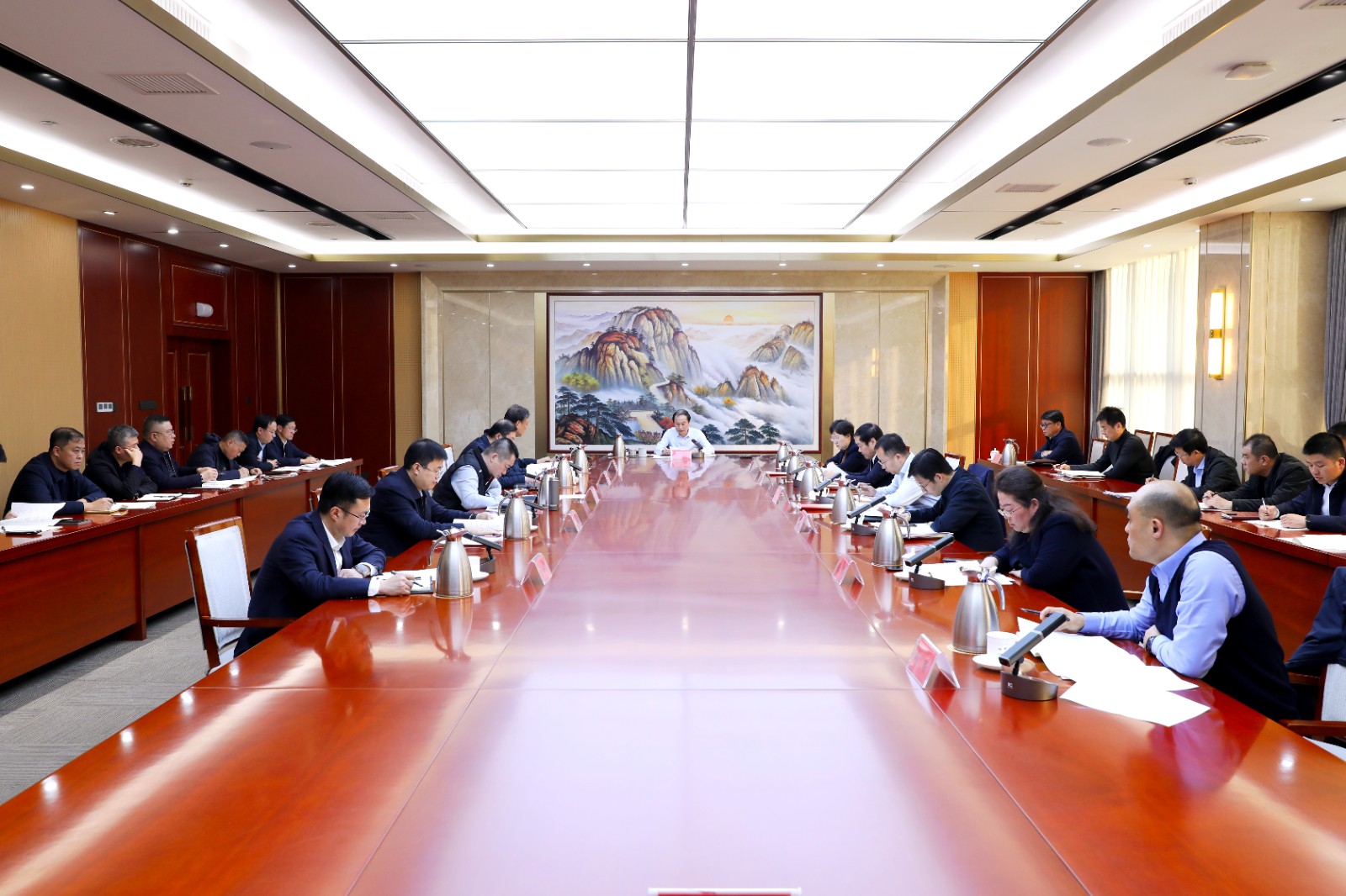 区委常委会召开会议 传达学习习近平总书记重要指示精神